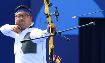 김우진, 올림픽 양궁 3관왕 보인다…이우석 꺾고 개인전 결승행 | 세계일보 김우진, 올림픽 양궁 3관왕 보인다…이우석 꺾고 개인전 결승행