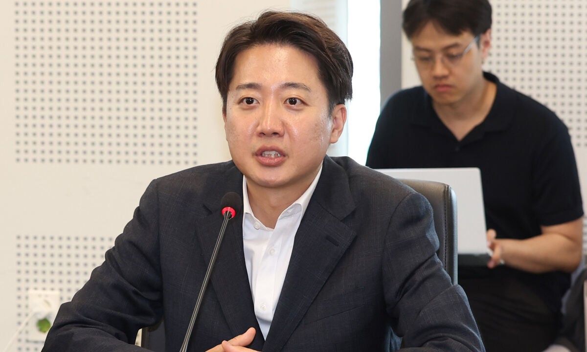 이준석 후보, 단일화 압박에 모든 전화 차단 결정

