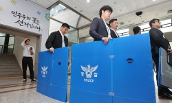 '투표용지 사태' 합수본 5시간째 압수수색…인쇄계획서 등 확보 | 세계일보 '투표용지 사태' 합수본 5시간째 압수수색…인쇄계획서 등 확보