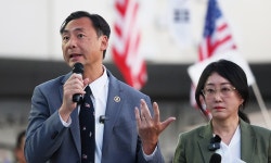 '李 대통령 명예훼손' 모스 탄 불구속송치…출국정지 연장 | 세계일보 '李 대통령 명예훼손' 모스 탄 불구속송치…출국정지 연장
