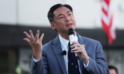 모스탄 '2차 출국정지' 집행정지도 기각…법원 
