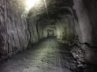 과학자들이 땅속 광산 찾은 이유는..1100m 지하에서 우주 비밀 푼다 | 서울신문 과학자들이 땅속 광산 찾은 이유는..1100m 지하에서 우주 비밀... 