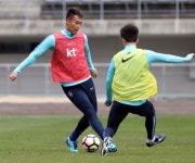 [서울신문] 울산 모인 태극전사, 목표는 하나…‘러시아 갈 경쟁력 보여라’ 울산 모인 태극전사, 목표는 하나…‘러시아 갈 경쟁력 보여라’