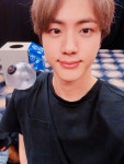 “방탄소년단 진, 세계에서 가장 조각 같은 얼굴 선정” | 서울신문 “방탄소년단 진, 세계에서 가장 조각 같은 얼굴 선정”