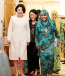 [포토] 황금의자에서 환담하는 문 대통령과 브루나이 국왕 | 서울신문 [포토] 황금의자에서 환담하는 문 대통령과 브루나이 국왕