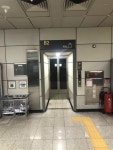 [단독] 좁디좁은 전철역 승강기… 위험천만 휠체어 | 서울신문 [단독] 좁디좁은 전철역 승강기… 위험천만 휠체어