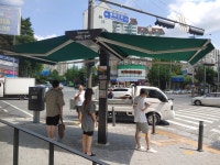 “무더위 꼼짝마”…중랑구, 무더위 그늘막·쉼터 운영 | 서울신문 “무더위 꼼짝마”…중랑구, 무더위 그늘막·쉼터 운영
