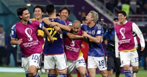 일본 조 1위로 16강, 스페인 2-1로 눌러…독일 두 대회 연속 탈락 | 서울신문 일본 조 1위로 16강, 스페인 2-1로 눌러…독일 두 대회 연속 탈락