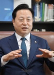 김두관 “선 굵은 투쟁·협상력으로 총선 승리… 뼈깎는 당 쇄신 필요” | 서울신문 김두관 “선 굵은 투쟁·협상력으로 총선 승리… 뼈깎는 당... 