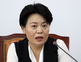 윤희숙 “민주·정의, 당사라도 팔아서 전세사기 피해 지원해야” | 서울신문 윤희숙 “민주·정의, 당사라도 팔아서 전세사기 피해 지원해야”