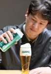 “한맥, 이렇게 따라 드세요”…22년차 브루마스터가 알려주는 맥주의... 서울신문 “한맥, 이렇게 따라 드세요”…22년차 브루마스터가... 