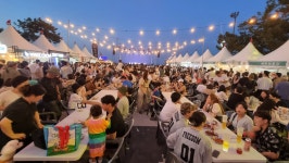 맥주 마시며 더위도 날리고 | 서울신문 맥주 마시며 더위도 날리고