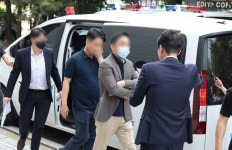 ‘5종목 하한가’ 카페 운영자 구속영장…‘에디슨모터스 주가조작’ 10명 기소 | 서울신문 ‘5종목 하한가’ 카페 운영자 구속영장... 