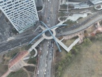 37억원 들여 그림같은? ‘그림의 떡’ 돼버린 육교 | 서울신문 37억원 들여 그림같은? ‘그림의 떡’ 돼버린 육교