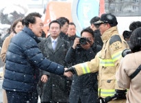 윤석열 대통령 만난 한동훈 비대위원장 [포토多이슈] | 서울신문 윤석열 대통령 만난 한동훈 비대위원장 [포토多이슈]