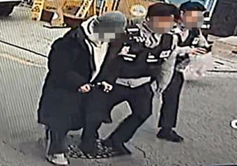 경찰 “배현진 습격 용의자는 미성년… 현재 조사 중” | 서울신문 경찰 “배현진 습격 용의자는 미성년… 현재 조사 중”