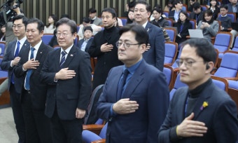 여야, 위성정당 본격 수싸움…의원 꿔주기·지역구 나눠먹기·부실검증... 위성정당 본격 수싸움…의원 꿔주기·지역구 나눠먹기·부실검증 재현되나