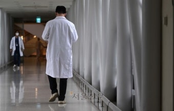 한총리 “집단행동 따른 의료공백, 국민생명 볼모…있어선 안돼” | 서울신문 한총리 “집단행동 따른 의료공백, 국민생명 볼모…있어선 안돼”