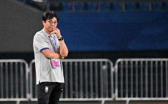 “5월 초 정식 감독 선임”…임시 사령탑은 ‘투잡’ 황선홍 감독, 4월... 감독 선임”…임시 사령탑은 ‘투잡’ 황선홍 감독, 4월 올림픽 예선 복귀