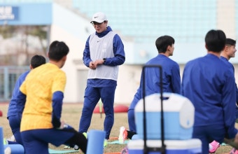 배준호 등 애매한 해외파 합류 시점…황선홍 감독 “플랜B 준비해야” | 서울신문 배준호 등 애매한 해외파 합류 시점…황선홍 감독 “플랜B...