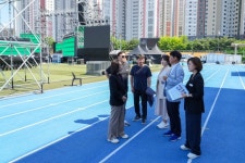 정병용 하남시의원, 1만명 운집 ‘KBS 열린음악회’ 현장 안전 점검 | 서울신문 정병용 하남시의원, 1만명 운집 ‘KBS 열린음악회’ 현장 안전... 