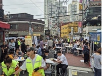 구미경 서울시의원, 제2회 왕도맥주축제 축사·주민들과 소통의 시간 가져 | 서울신문 구미경 서울시의원, 제2회 왕도맥주축제 축사·주민들과... 