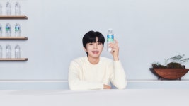 임영웅 모델 발탁 효과… 제주삼다수 공식 앱 신규회원 주문건수 10배 껑충 | 서울신문 임영웅 모델 발탁 효과… 제주삼다수 공식 앱 신규회원... 