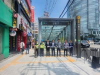 송도호 서울시의원 “2호선 신림역 5번 출입구 에스컬레이터 개통 환영” | 서울신문 송도호 서울시의원 “2호선 신림역 5번 출입구... 