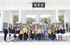 국제라이온스協 354-D지구 국립현충원 묘역 정화 | 서울신문 국제라이온스協 354-D지구 국립현충원 묘역 정화