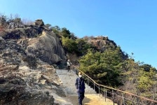 “안전하게 등산하세요”…서대문구, 안산 봉수대 등산로 정비 | 서울신문 “안전하게 등산하세요”…서대문구, 안산 봉수대 등산로 정비