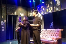 죽여주는, 그래서 살려주는 이야기가 선물하는 유쾌한 시간 | 서울신문 죽여주는, 그래서 살려주는 이야기가 선물하는 유쾌한 시간