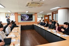 의장 “AI 인재 양성 힘써야”···광운인공지능고 방문 | 서울신문 최호정 서울시의회 의장 “AI 인재 양성 힘써야”···광운인공지능고 방문