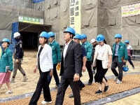 이희원 서울시의원, 흑석고등학교 건설 현장 방문해 편안하고 안전한 교육 환경 조성 주문 | 서울신문 이희원 서울시의원, 흑석고등학교 건설 현장... 
