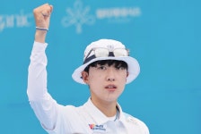 한국 양궁 은메달 확보, 안산 vs 강채영 준결승 성사…둘 다 8강서... 양궁 은메달 확보, 안산 vs 강채영 준결승 성사…둘 다 8강서 6발 연속 10점