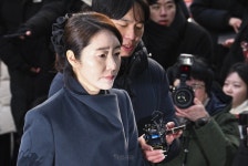 ‘1억 공천헌금’ 강선우, 경찰 출석 “원칙 지키며 살아” | 서울신문 ‘1억 공천헌금’ 강선우, 경찰 출석 “원칙 지키며 살아”
