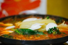 [천안맛집] 나정식당 고소한 곱창구이와 곱창전골 | 식신  [천안맛집] 나정식당, 최고 고소한 곱창구이와 곱창전골! | 식신
