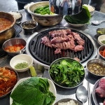 쫄깃하고 고소한 육즙, 프리미엄 돼지구이 신상맛집 | 식신 쫄깃하고 고소한 육즙, 프리미엄 돼지구이 신상 맛집  | 식신