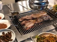 쫄깃하고 고소한 육즙, 프리미엄 돼지구이 신상맛집 | 식신 쫄깃하고 고소한 육즙, 프리미엄 돼지구이 신상 맛집  | 식신