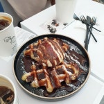 더쿠 - 겉바속촉 디저트 완전체, 크로플 맛집
