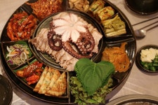 100년을 이어갈 친근함, 돼지고기 맛집 BEST 5 | 식신