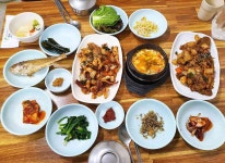 상다리 휘어진다! 대구 백반 맛집 5 | 식신