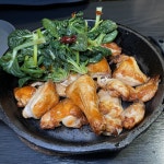 무더운 여름 시원한 맥주와 영원한 단짝 ‘치킨’ 맛집 | 식신 무더운 여름 시원한 맥주와 영원한 단짝 ‘치킨’ 맛집 추천 | 식신