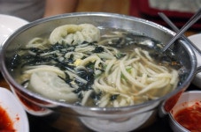 공항칼국수 - 서울 강북, 은평 불광 구파발 | 맛집검색 식신