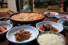 심퉁이네 마늘족발보쌈 - 충북, 단양군, 단양읍 | 맛집검색 식신