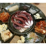 접시꽃보쌈황제해물문어보쌈 아산탕정점 - 충남, 아산시 아산배방 | 맛집검색 식신