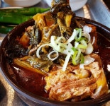 홍천뚝배기 - 대구, 서구 내당 비산 | 맛집검색 식신