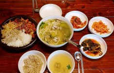 몽촌토성보리밥손칼국수 - 경기, 하남-미사 | 맛집검색 식신