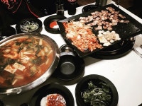 팔색삼겹살 콩불 충정로점 - 서울, 중구, 중림동 | 맛집검색 식신