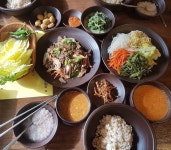 홍돈가 - 부산, 중구 광복 남포 중앙 | 맛집검색 식신