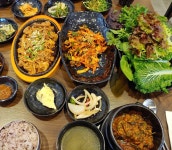 웰빙황토우렁이쌈밥 - 경북, 경주시 | 맛집검색 식신